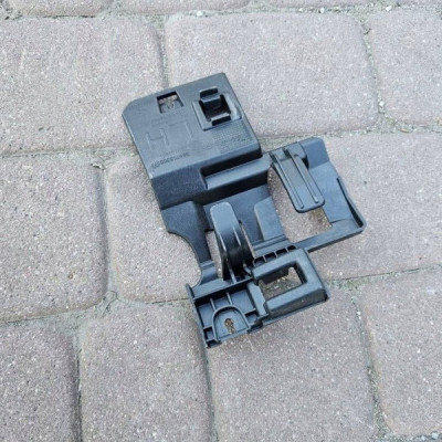 Deska mocowanie wspornik lewy OPEL ASTRA L 6 VI 9847053680