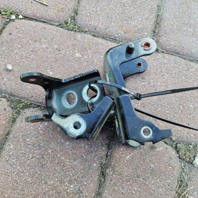 Zawias drzwi przód przednie prawe prawy KTV czarne Opel MOKKA B 2 II