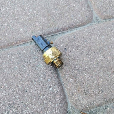 Czujnik ciśnienia oleju 1.2THP HN05 Opel MOKKA B 2 II 9674035780