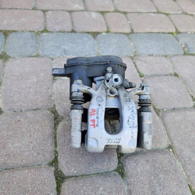 Zacisk tył tylny prawy jażmo hamulcowy OPEL ASTRA L 6 VI 9842295180