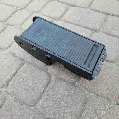 Roletka uchwyt na kubki tunel tunelu OPEL ASTRA L 6 VI 9841362780