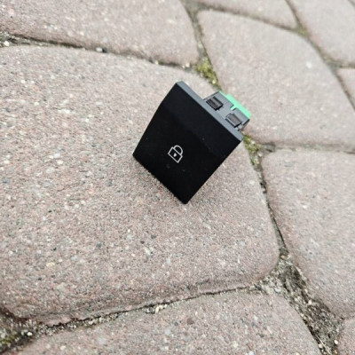 Przycisk włącznik zamykania zamka centralnego OPEL ASTRA L 6 VI 9839349880