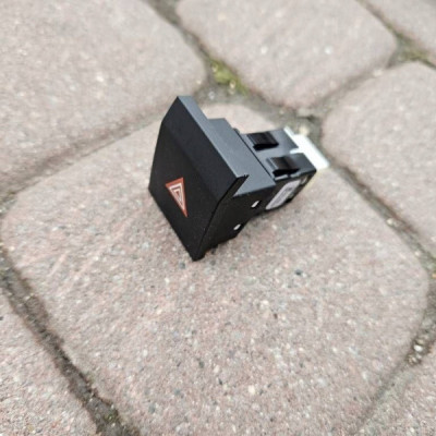 Przełącznik włącznik przycisk awaryjnych OPEL ASTRA L 6 VI 9839349780