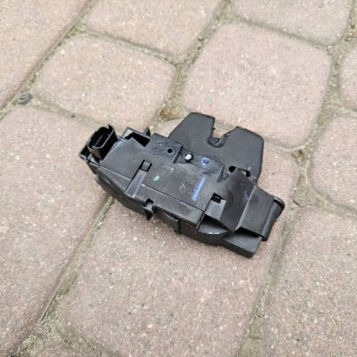Zamek drzwi tył tylnych klapy bagażnika OPEL ASTRA L 6 VI 9816195380