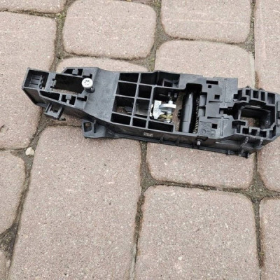 Podstawa klamki drzwi tył tylnych lewych OPEL ASTRA L 6 VI 9849924280