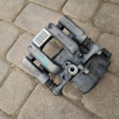 Zacisk tył tylny zawieszenia jażmo elektryczny OPEL ASTRA L 6 VI 9819059380