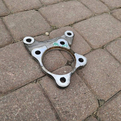 Uchwyt mocowanie koła piasty tył tylnej prawa OPEL ASTRA L 6 VI 712442