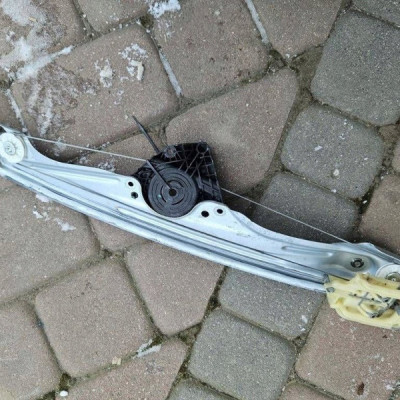 Podnośnik szyby tył tylny lewy EUROPA Opel Insignia B 39138555