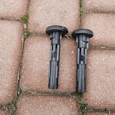 Mocowania prowadnice tylnej kanapy zagłówka Opel Corsa E Adam 13210944