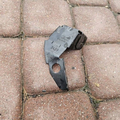 Uchwyt mocowanie wspornik Opel Corsa E 13371839