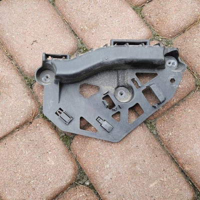 Ślizg tył tylny zderzaka mocowanie wspornik Opel Corsa E 13399579