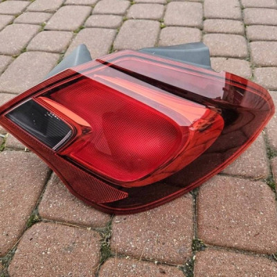 Lampa tył tylna prawa 5 drzwi EUROPA Opel Corsa E 39068623