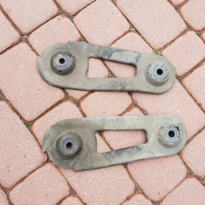 Blaszka wspornik dolnych sanek Opel Insignia