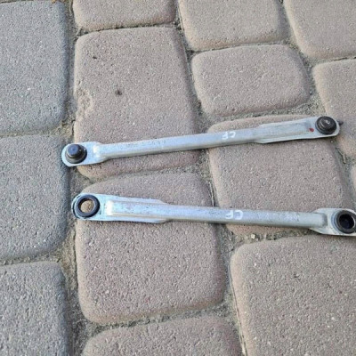 Mocowania silniczka wycieraczek szyby przód Opel Corsa F