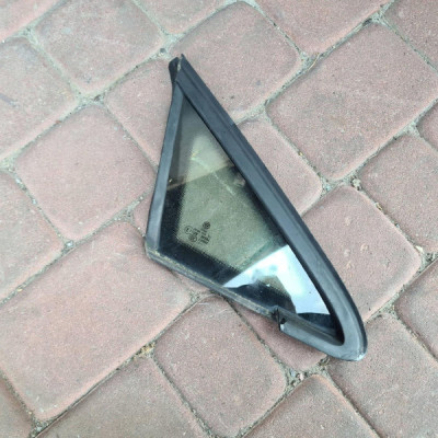 Szyba drzwi przód przednia karoseryjna 2012r Volkswagen Golf 7 VII