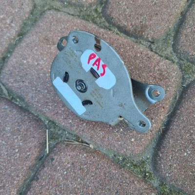 Mechanizm regulacji fotela bębenek pasażera Volkswagen Golf 7 VII 8K0882056