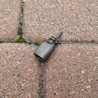 Czujnik temperatury zewnętrznej zderzaka Volkswagen Golf 7 VII 8Z0820535A