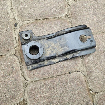 Uchwyt wspornik mocowanie sanek zawieszenia OPEL ASTRA L 6 VI