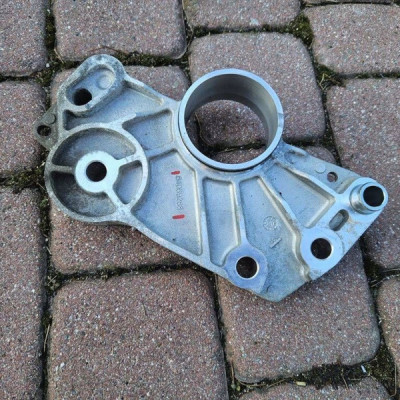 Łapa mocowanie wspornik podpora adapter Opel Insignia B 84069288