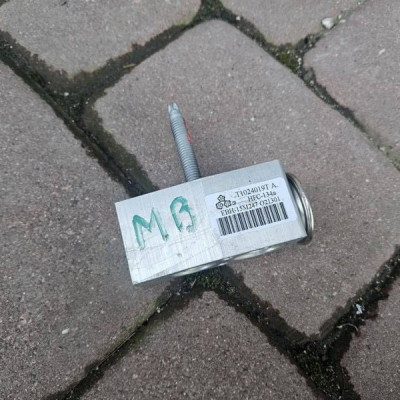 Zawór rozprężny chłodniczki klimatyzacji Opel Meriva B T1024019T