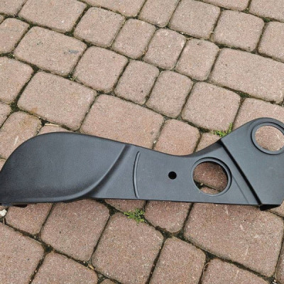 Obudowa osłona fotela kierowcy Opel Meriva B Zafira C Astra J 13257083