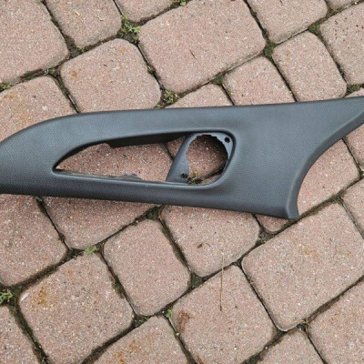 Obudowa boczek drzwi przód przednia lewa tapcierka Opel Meriva B 81370
