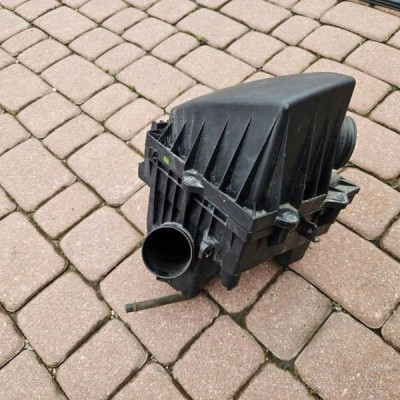 Obudowa osłona filtra powietrza 1.4B Opel Meriva B 13364705