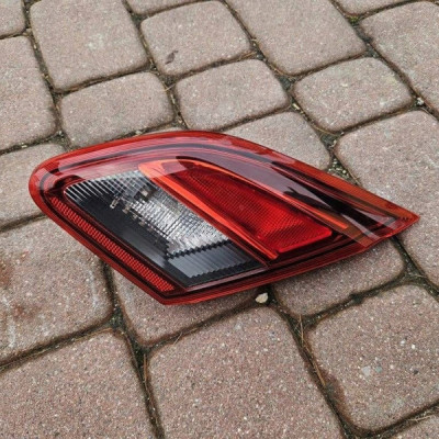 Lampa tył tylna prawa 5 drzwi EUROPA Opel Corsa E 39012624