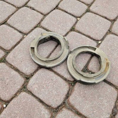 Guma podkładka sprężyny tył tylnej Opel Corsa E 13230261