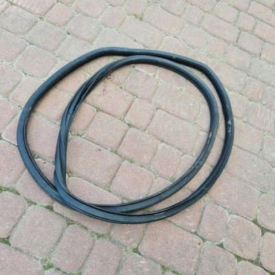 Uszczelka drzwi przód przednie prawa karoseryjna 5 DRZWI Opel Corsa E