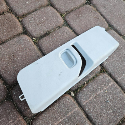 Obudowa osłona pasa słupka środkowego prawa Opel Corsa E 13180573