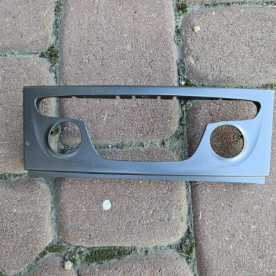 Obudowa dekor ramka panelu klimatyzacji nawiewu Opel Astra K 13448076