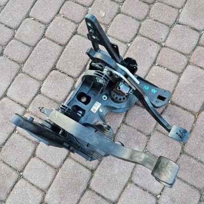 Pedał pedały sprzęgła hamulca EUROPA Opel Astra K 39222120