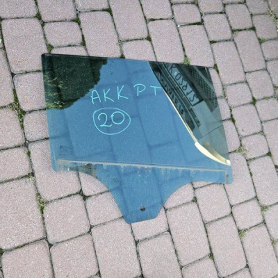 Szyba tył tylna prawa kombi CIEMNA 2020R Opel Astra K 5