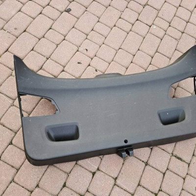 Obudowa osłona klapy tył tylna bagażnika kombi 24 Opel Astra K 13432051