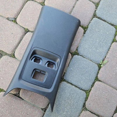 Obudowa osłona tunelu tył tylna podgrzewanie Opel Astra K 13412342