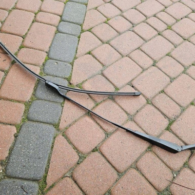 Ramie pióro wycieraczka Europa Lewe Opel Astra K 39149320