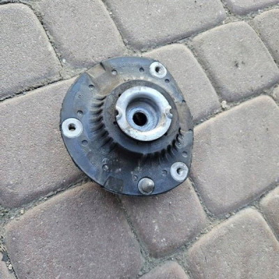 Poduszka górna amortyzatora przód przedniego Opel Astra K 39185990