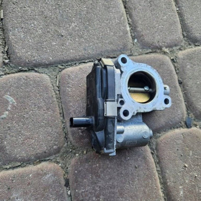 Przepustnica powietrza 1.2 1.2i benzyna Opel Astra K 55510598