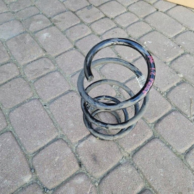 Sprężyna przód przednia zawieszenia 1.2i Opel Astra K AC9L