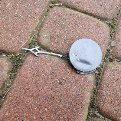 Zaślepka zderzaka przód przedniego haka wkrętki Opel Insignia A 13238290