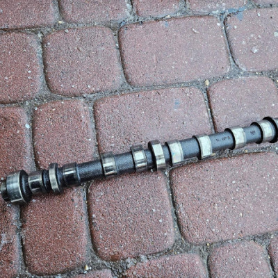 Wałek wałki rozrządu głowicy górny Opel Insignia A 55565853