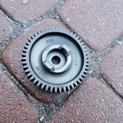 Koło wałka rozrządu 55565668 głowicy 2.0CDTI Opel Insignia A B756-