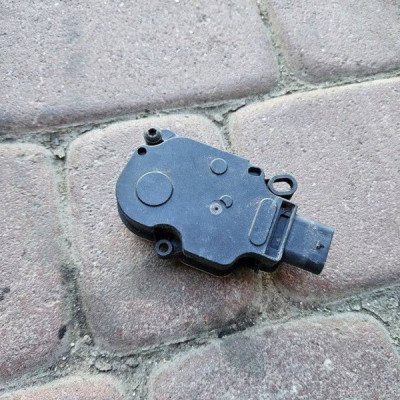 Silniczek rolety roletki zderzaka przód Zafira C Opel Insignia A 6466R300