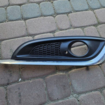 Kratka zderzaka przód przedniego FL lewa chrom Opel Insignia A 22787049