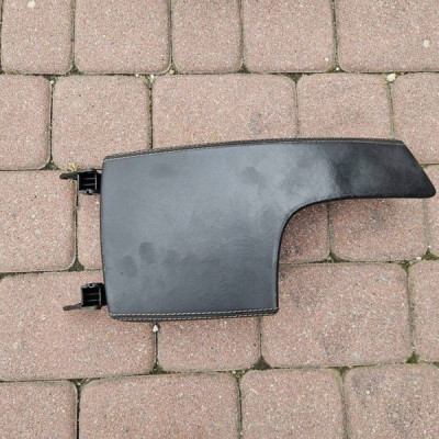 Podłokietnik skóra skórzany EUROPA - Posiada rysy Opel Insignia A