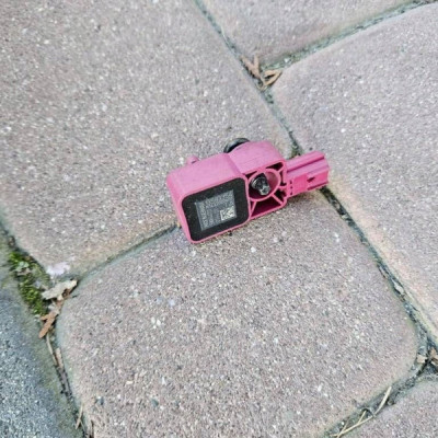 Czujnik uderzeniowy sensor AIRBAG poduszek Opel Insignia A 13583354