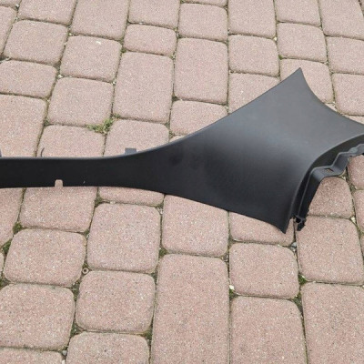 Obudowa osłona bagażnika słupka tył prawa kombi Opel Insignia A 22986112