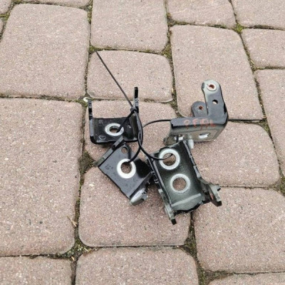 Zawiasy zawias drzwi przód przednich prawych komplet OPEL ASTRA L 6 VI