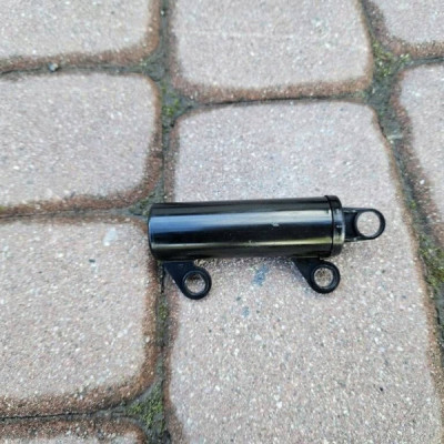 Siłownik schowka pasażera deski uchwyt wspornik OPEL ASTRA L 6 VI